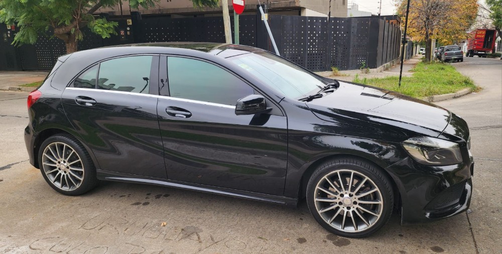 Mercedes-Benz Clase A A250 Amg-Line 2.0 — foto 4